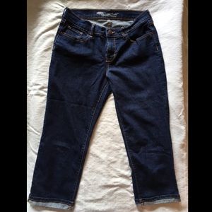 Old Navy Sweetheart Capri Jeans size 6